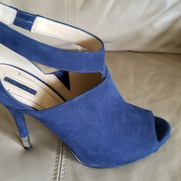 BCBG suede shoes - Picture 3 of 7